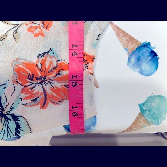 Bundle Alert 🚨 2 Floral Spring Top  Size Small - Picture 6 of 15